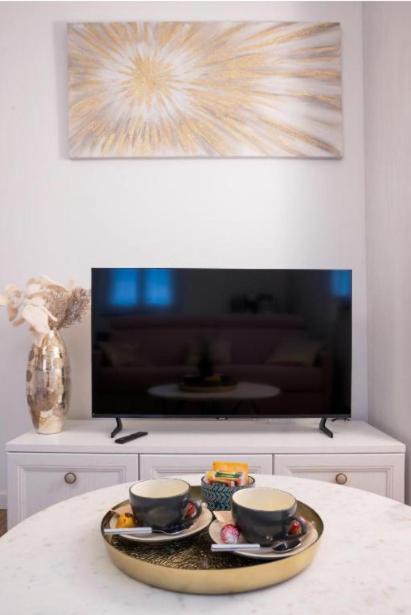 Lora Rose Suite ,Free Parking, Self Check In,2 Комо Екстер'єр фото